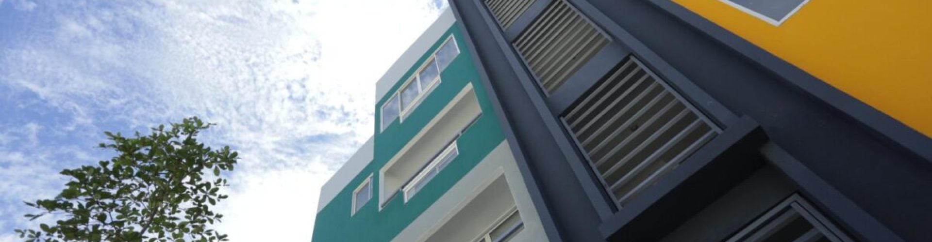 Caroni detalles edificio contrapicado Sección central de la fachada